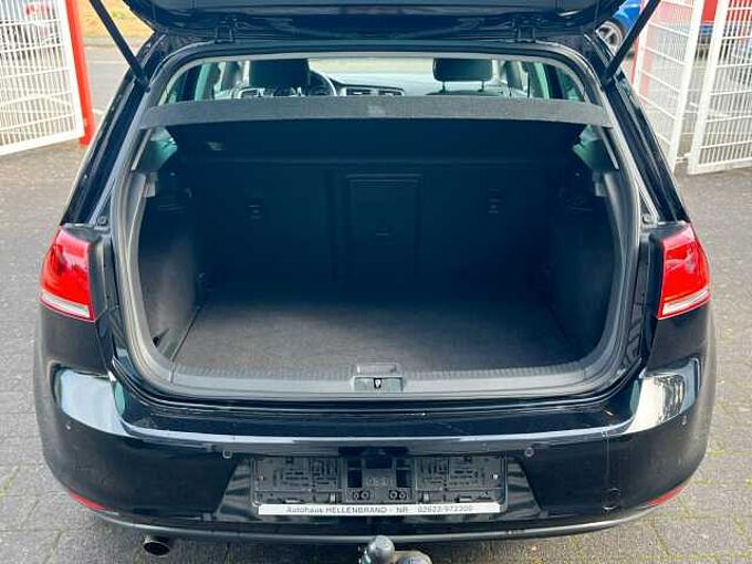 Volkswagen Golf VII Lim. 1.6 TDI Lounge BMT *NAVI*