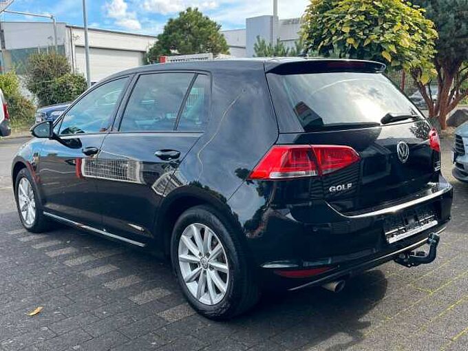 Volkswagen Golf VII Lim. 1.6 TDI Lounge BMT *NAVI*