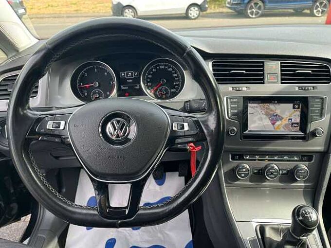 Volkswagen Golf VII Lim. 1.6 TDI Lounge BMT *NAVI*