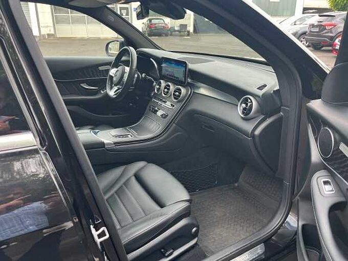 Mercedes-Benz GLC 300 d 4Matic AMG Line