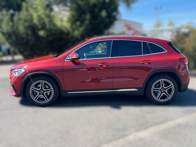 Mercedes-Benz GLA 200 AMG Line / MBUX/ NAVI