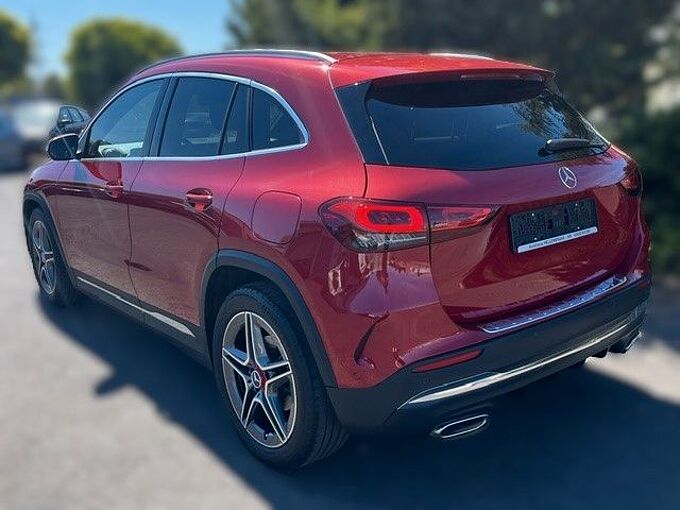 Mercedes-Benz GLA 200 AMG Line / MBUX/ NAVI