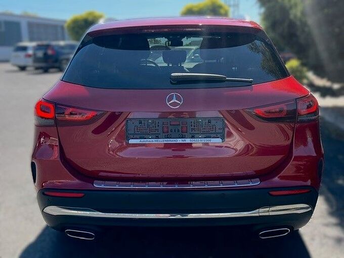 Mercedes-Benz GLA 200 AMG Line / MBUX/ NAVI