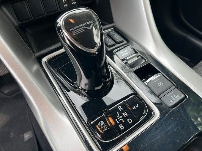 Mitsubishi Eclipse Cross Basis Hybrid 4WD