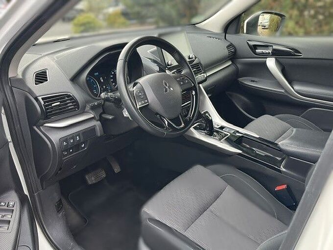 Mitsubishi Eclipse Cross Basis Hybrid 4WD