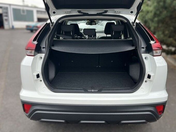 Mitsubishi Eclipse Cross Basis Hybrid 4WD