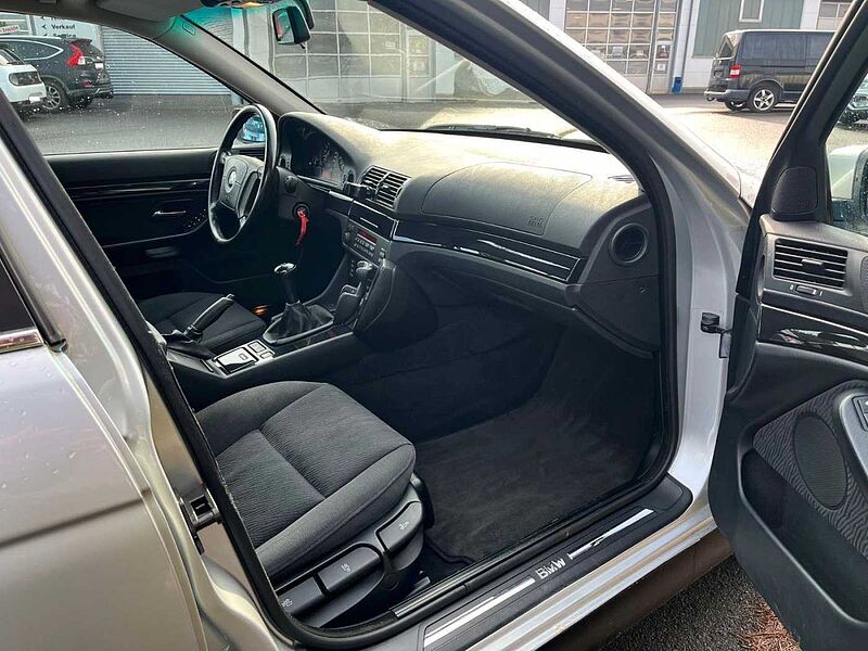 BMW 520 i *Standheizung* KLIMA* SCHECKHEFT* TOP**