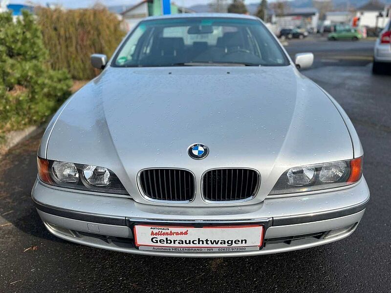 BMW 520 i *Standheizung* KLIMA* SCHECKHEFT* TOP**