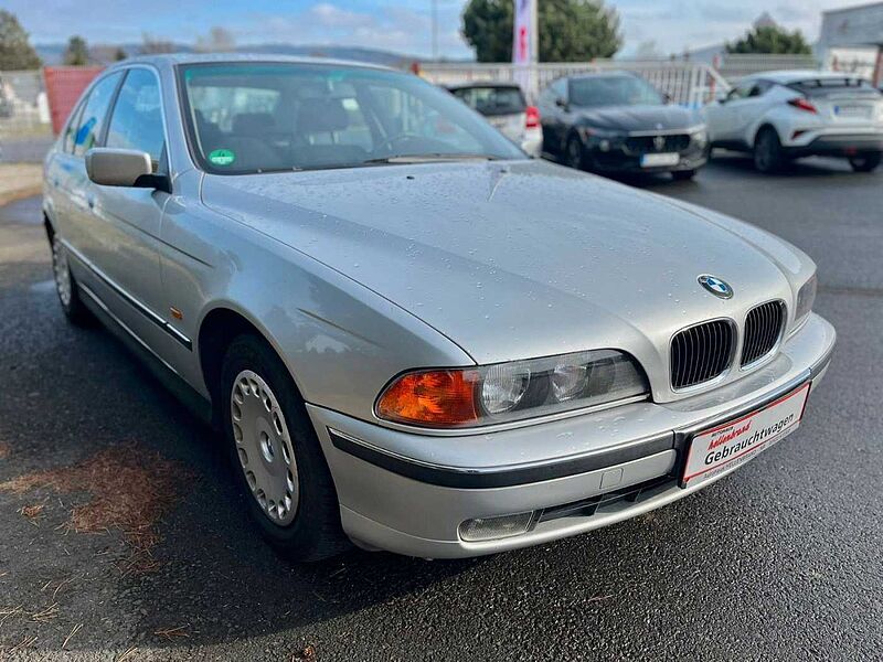 BMW 520 i *Standheizung* KLIMA* SCHECKHEFT* TOP**