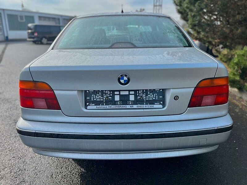 BMW 520 i *Standheizung* KLIMA* SCHECKHEFT* TOP**