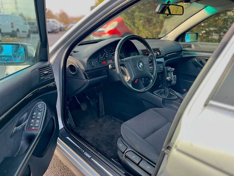 BMW 520 i *Standheizung* KLIMA* SCHECKHEFT* TOP**