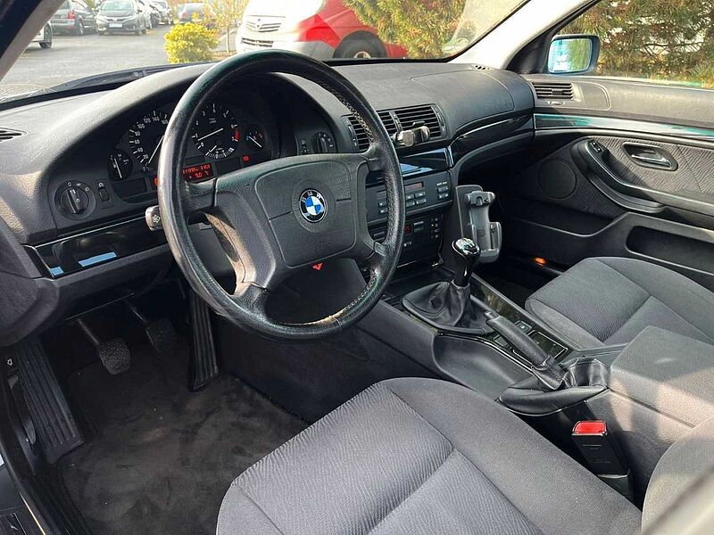 BMW 520 i *Standheizung* KLIMA* SCHECKHEFT* TOP**