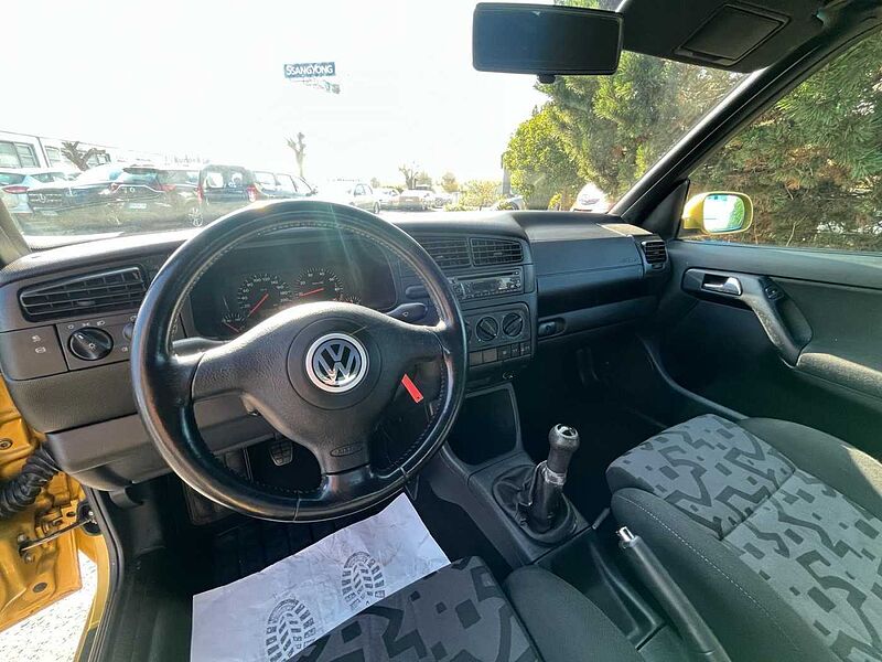 Volkswagen Golf IV Cabriolet 1.6 &apos, Avantgarde&apos,