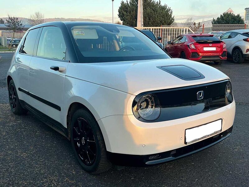 Honda e Basis KAMERA/NAVI **AKTION% UPE NP: 34.880€**