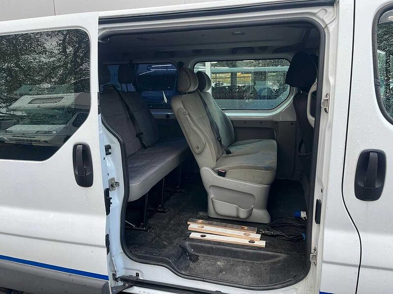 Renault Trafic 2.5  Combi L2H1 2,9t  verglast AHK
