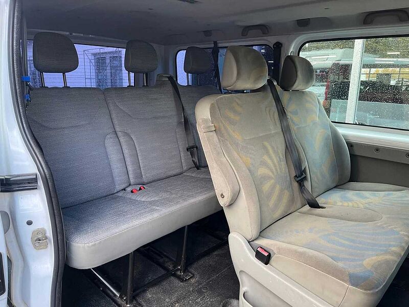 Renault Trafic 2.5  Combi L2H1 2,9t  verglast AHK
