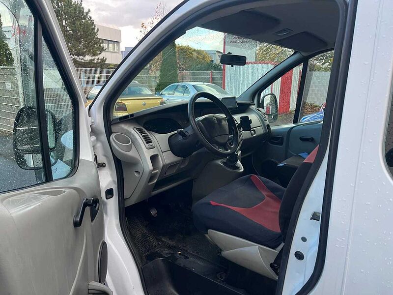 Renault Trafic 2.5  Combi L2H1 2,9t  verglast AHK