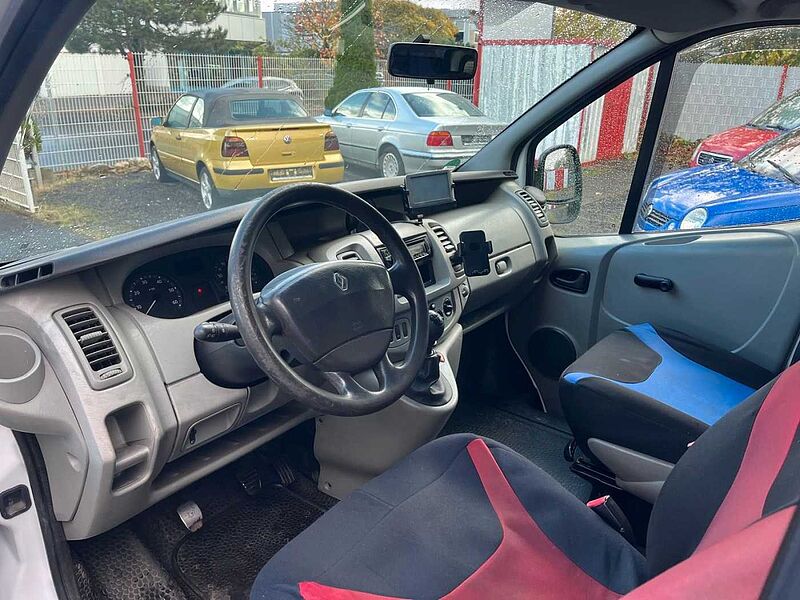 Renault Trafic 2.5  Combi L2H1 2,9t  verglast AHK