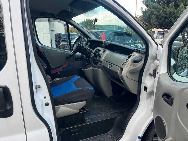 Renault Trafic 2.5  Combi L2H1 2,9t  verglast AHK