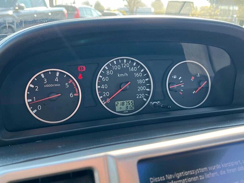 Nissan X-Trail 2.2 d  Elegance 4x4 /PANORAMA/NAVI/AHK