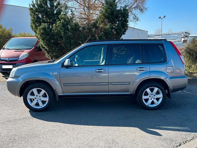 Nissan X-Trail 2.2 d  Elegance 4x4 /PANORAMA/NAVI/AHK