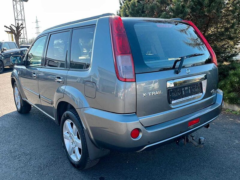 Nissan X-Trail 2.2 d  Elegance 4x4 /PANORAMA/NAVI/AHK
