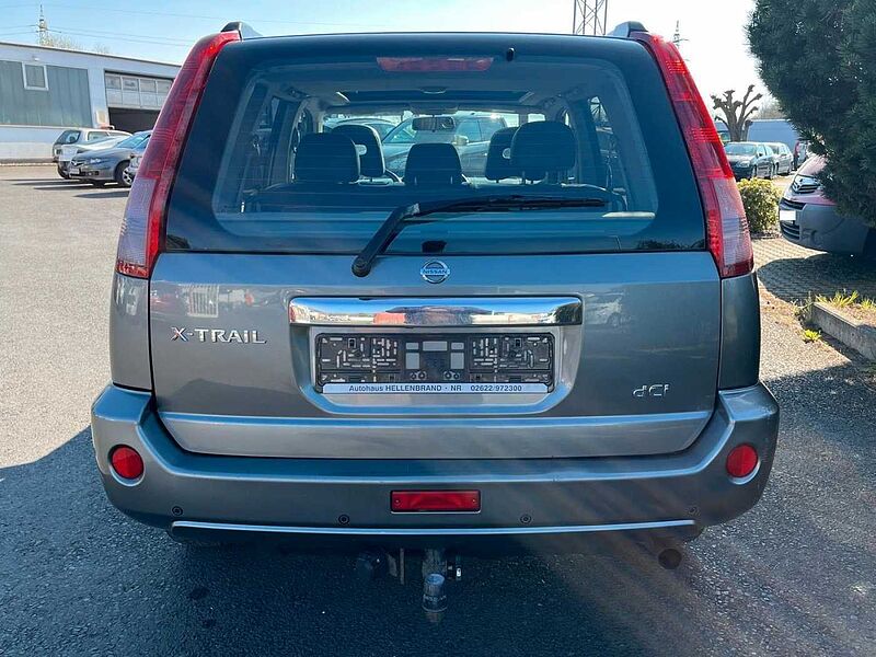 Nissan X-Trail 2.2 d  Elegance 4x4 /PANORAMA/NAVI/AHK