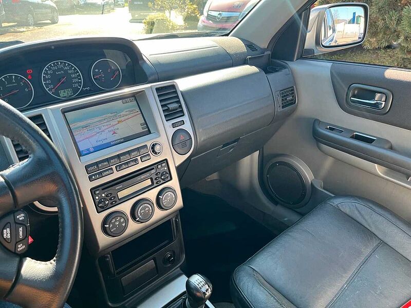 Nissan X-Trail 2.2 d  Elegance 4x4 /PANORAMA/NAVI/AHK