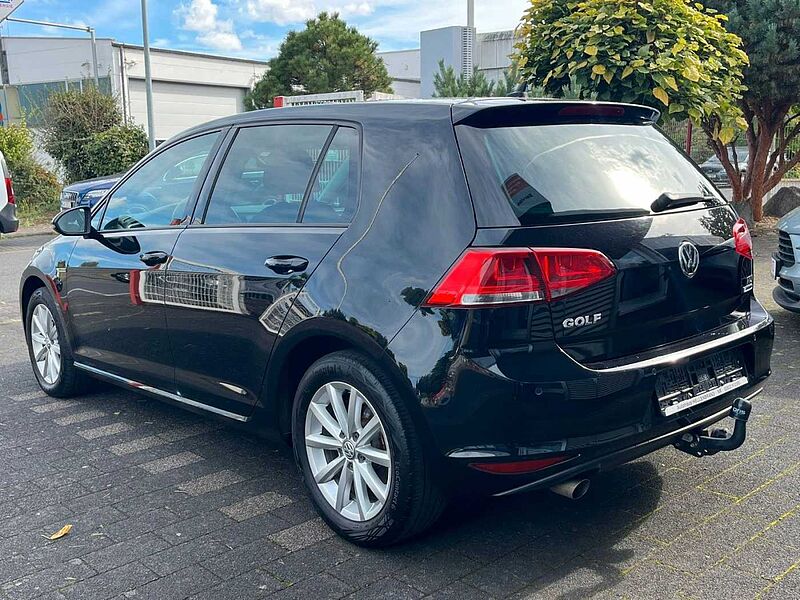 Volkswagen Golf VII Lim. 1.6 TDI Lounge BMT *NAVI*