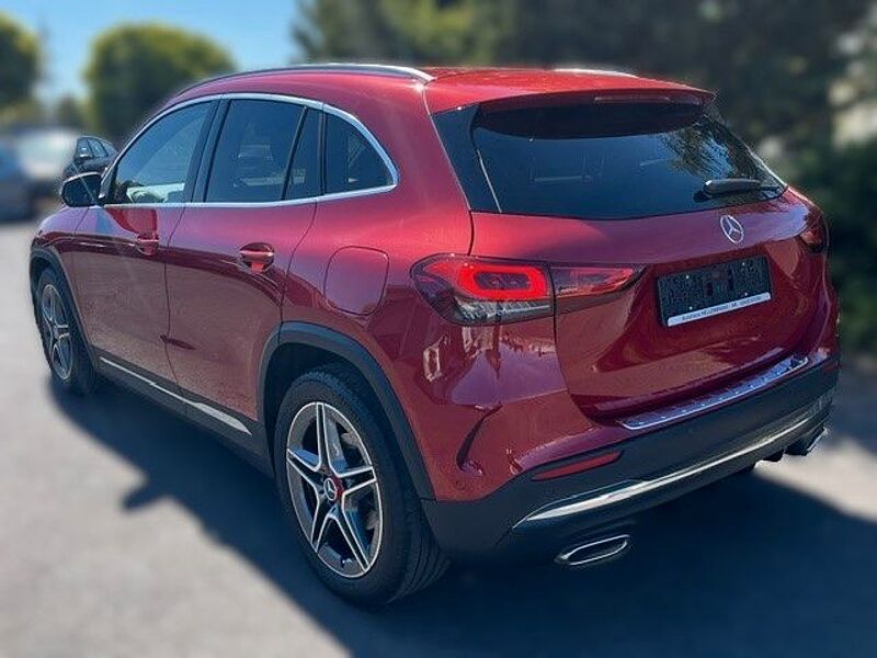 Mercedes-Benz GLA 200 AMG Line / MBUX/ NAVI