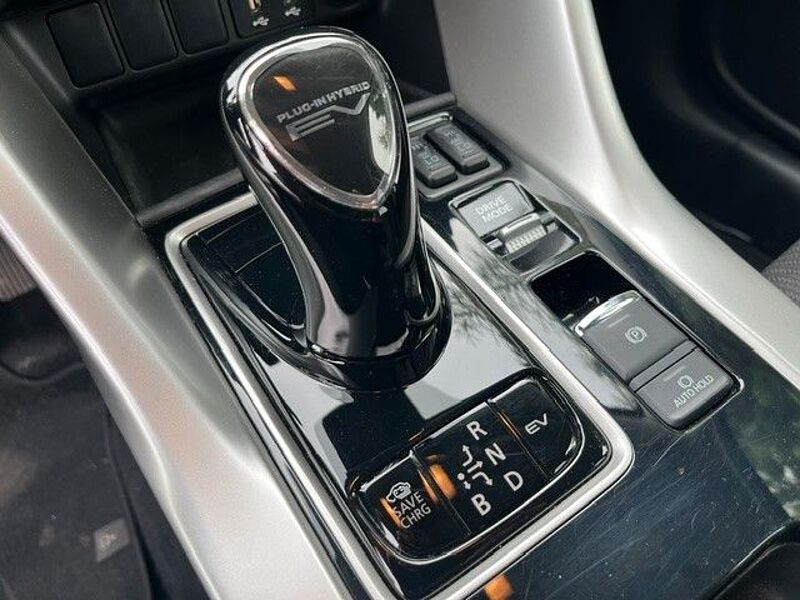 Mitsubishi Eclipse Cross Basis Hybrid 4WD