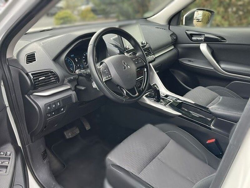 Mitsubishi Eclipse Cross Basis Hybrid 4WD