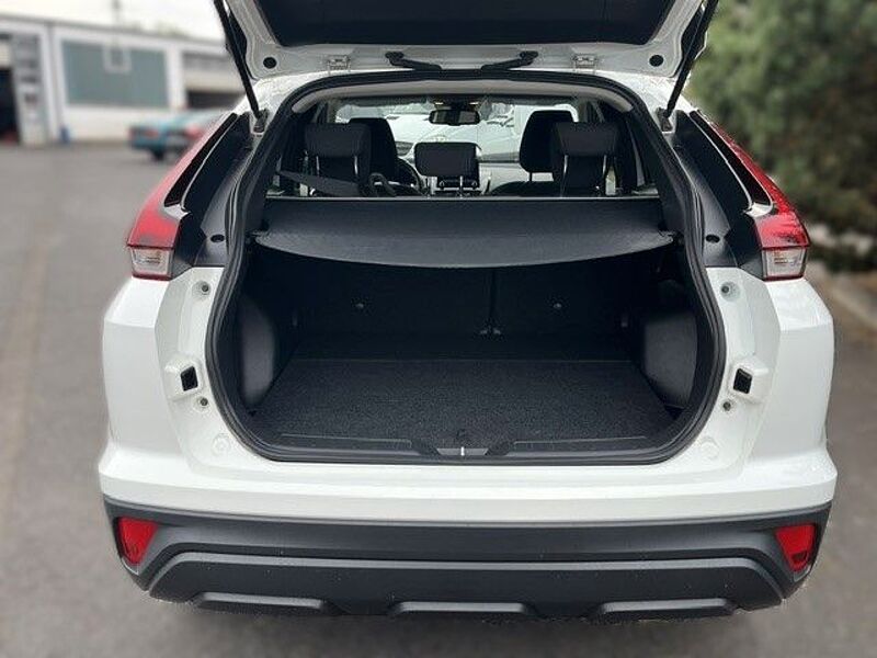 Mitsubishi Eclipse Cross Basis Hybrid 4WD